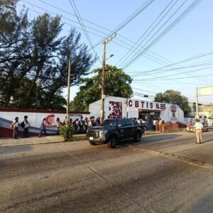 Refuerzan seguridad en CBTIS 85 con Operativo Mochila tras alerta viral
