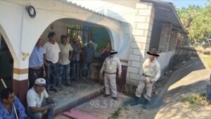 Retienen a trabajadores de CFE en ejido Libertad para exigir transformador pendiente en Las Choapas