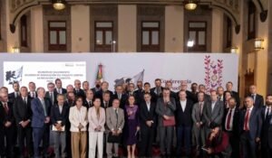 Presidenta Claudia Sheinbaum acuerda con empresarios renovación del Pacic para mantener la canasta básica en 910 pesos