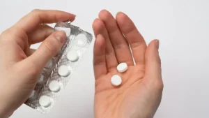 Aspirina y cáncer colorrectal: cómo este fármaco ayuda a reducir el riesgo según un estudio de 2025