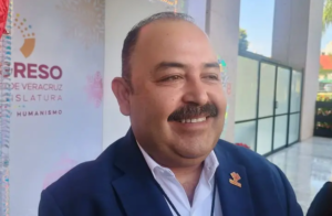 Limpian filtros de aire acondicionado de unidades Ulúa por acumulación de arena y polvo